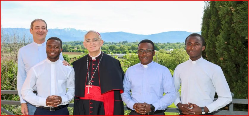 Chiesa udinese in festa per l’ordinazione di tre giovani preti
